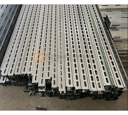 Перфорированная полоса ПП30 30x2000-2,0 мм, из нержавеющей стали