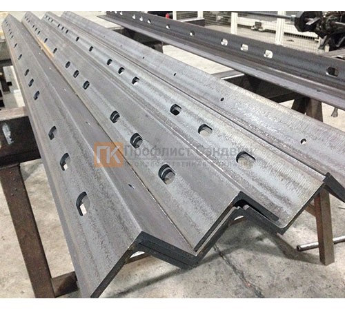 Z-образный профиль перфорированный К239 97x40x2000-1,5 мм, горячеоцинкованный