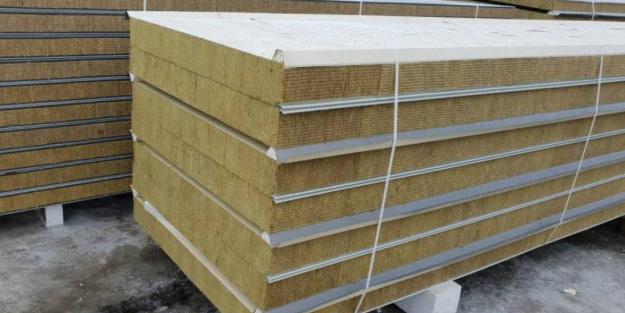 Сборка холодильной камеры из сэндвич-панелей на минеральной вате — фото